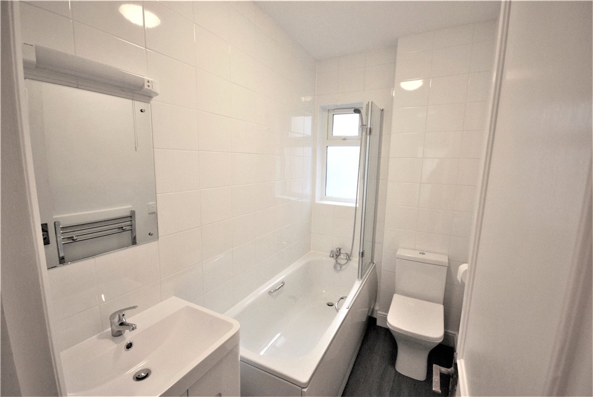 1 bedroom Flat, Wexford Lodge, 163 Nightingale Lane, SW12 - Available, Image 3