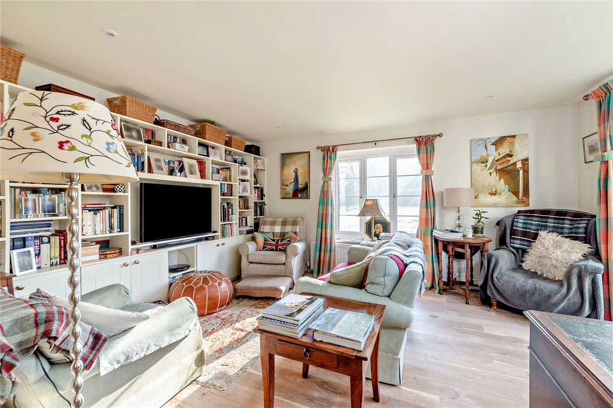 5 bedroom House, Burys Bank Road, Crookham Common, RG19 - Available, Image 15