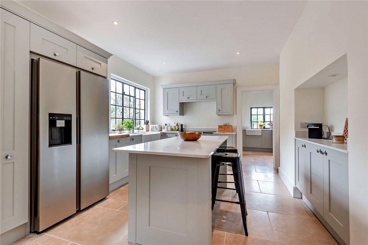 4 bedroom House, Bishops Green, Newbury, RG20 - Available, Image 12