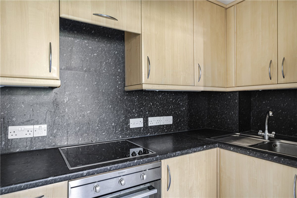 1 bedroom Flat, Walton Crescent, Oxford, OX1 - , Image 2