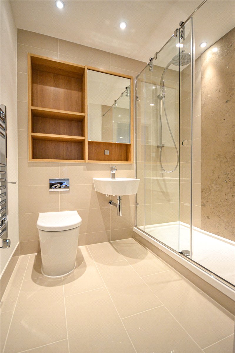 2 bedroom Flat, Newton Court, Kingsley Walk, CB5 - , Image 5