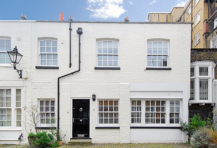 3 bedroom House, Montagu Mews North, Marylebone, W1H - Available
