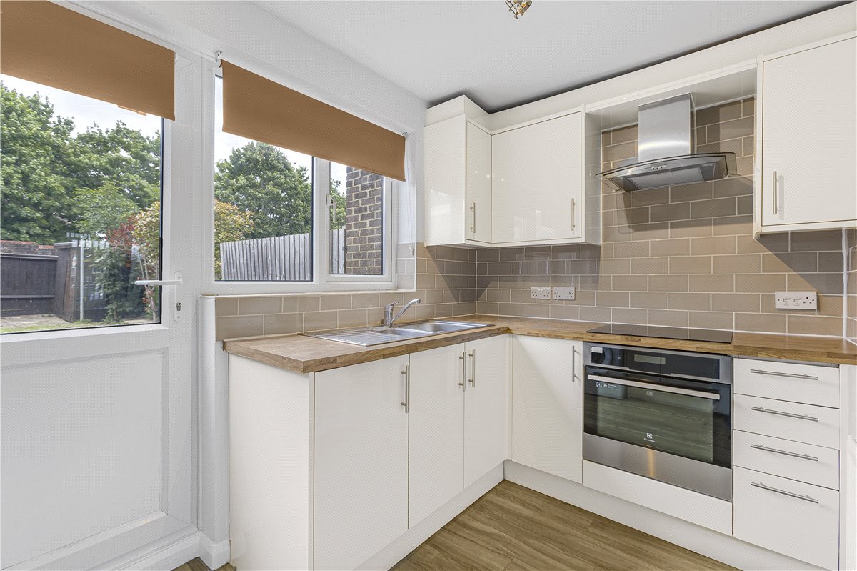 2 bedroom House, Barn Close, Kidlington, OX5 - , Image 1
