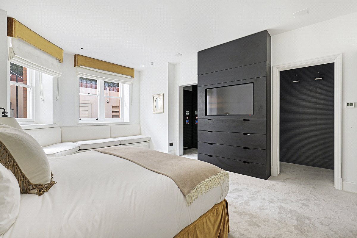 3 bedroom Flat, Pont Street, Knightsbridge, SW1X - Available, Image 15