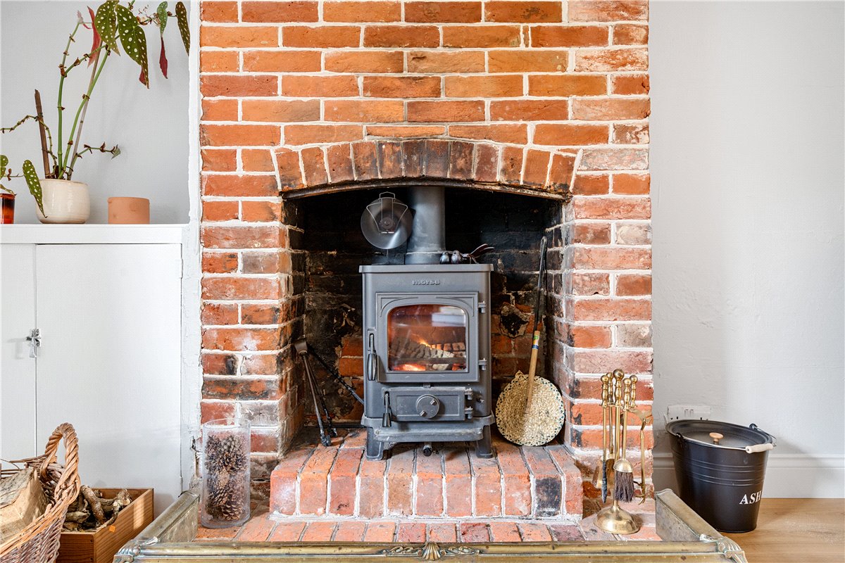 3 bedroom House, East Street, Hambledon, PO7 - Sold, Image 5