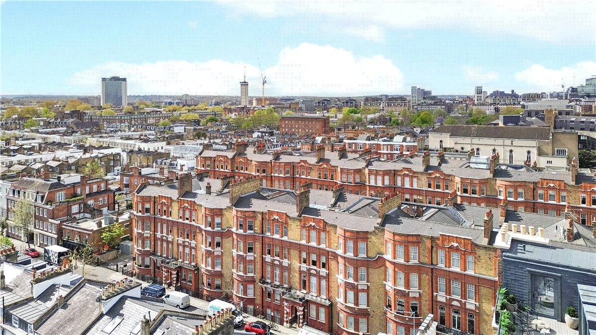 4 bedroom Flat, Wynnstay Gardens, Allen Street, W8 - Available, Image 1