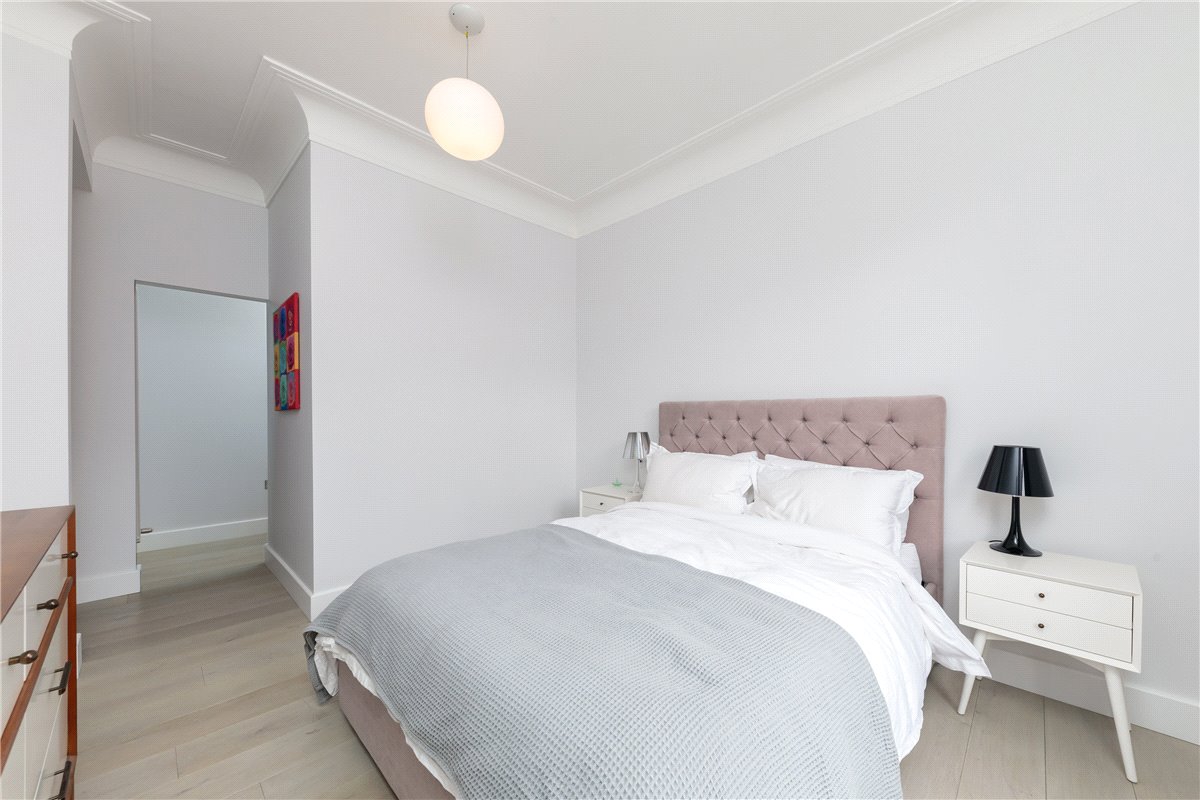 2 bedroom Flat, New Cavendish Street, London, W1G - Sold, Image 5