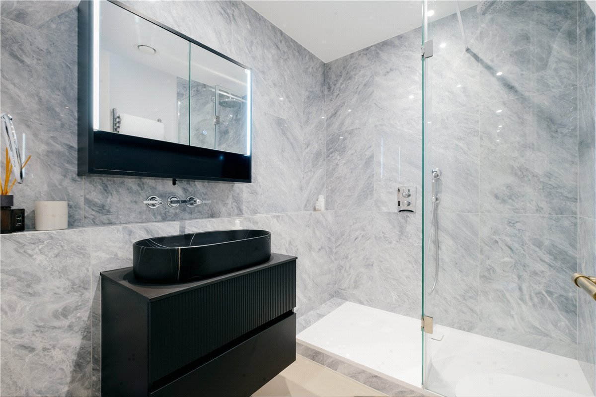 2 bedroom Flat, Piccadilly, Mayfair, W1J - Available, Image 5