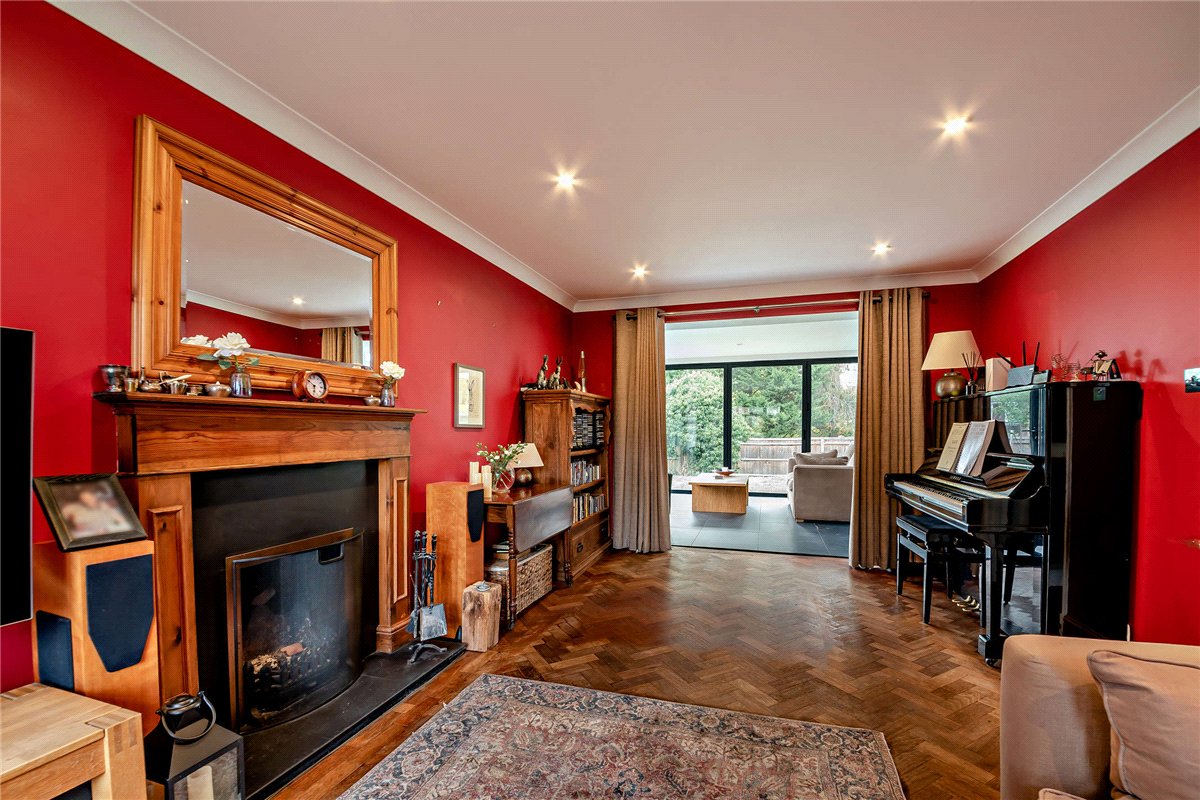 4 bedroom House, Falcon House Gardens, Woolton Hill, RG20 - Available, Image 2