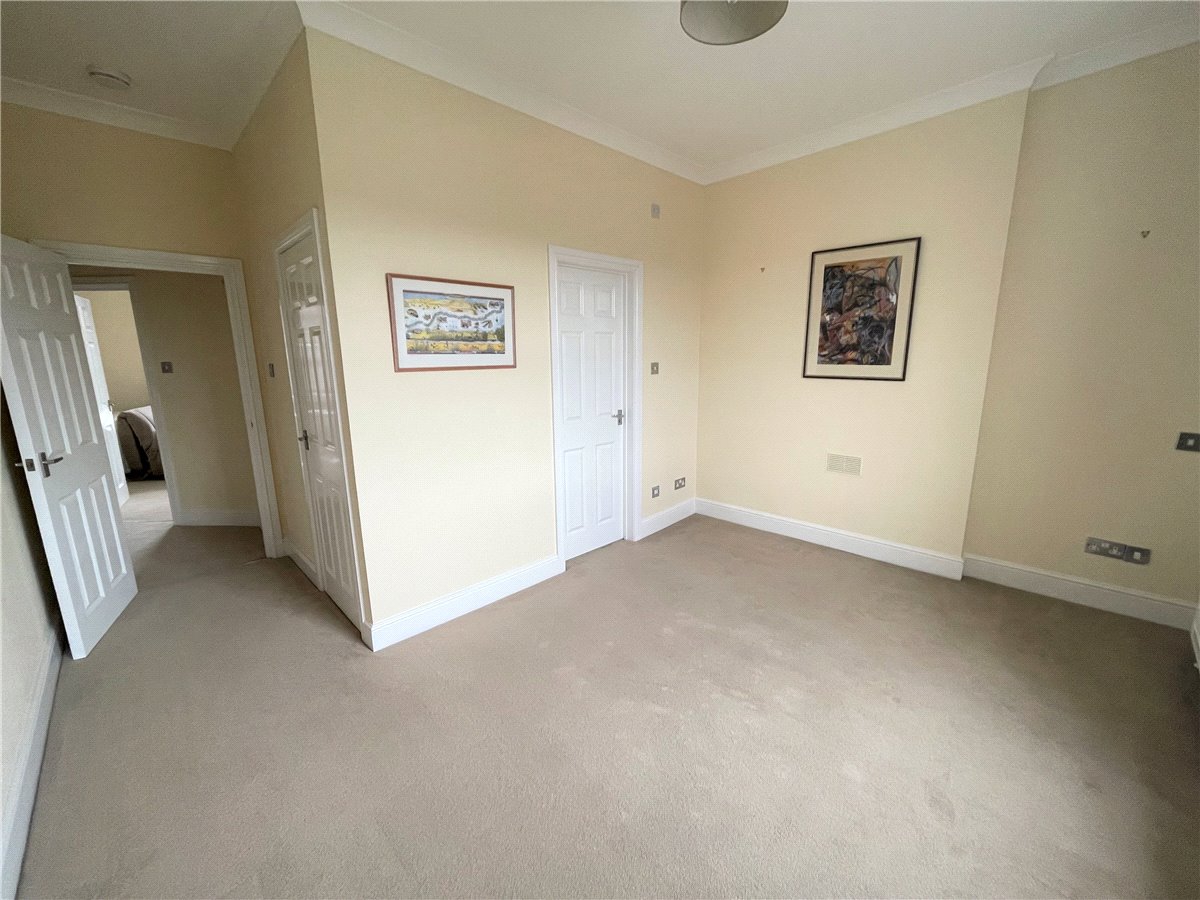 1 bedroom Flat, High Street, Marlborough, SN8 - Let Agreed, Image 4
