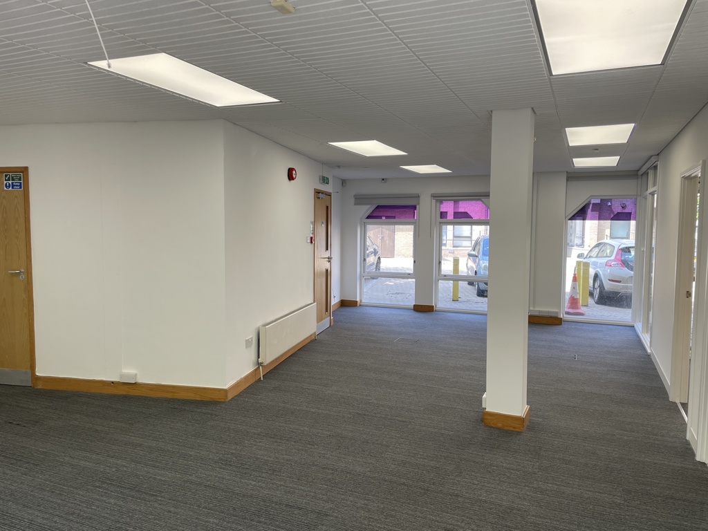 803 to 2816 Sq Ft, St. Aldates Courtyard, Oxford, OX1 - Available, Image 2
