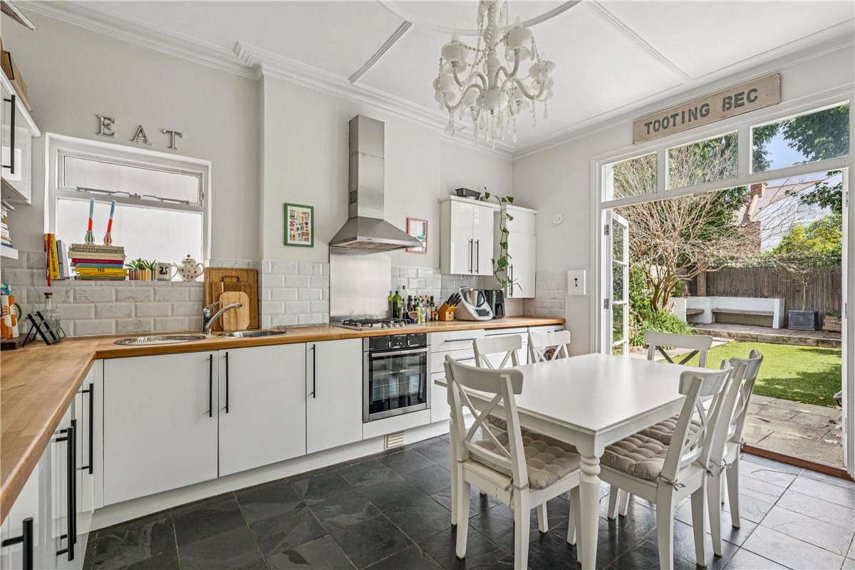 2 bedroom Flat, Louisville Road, London, SW17 - Available, Image 2