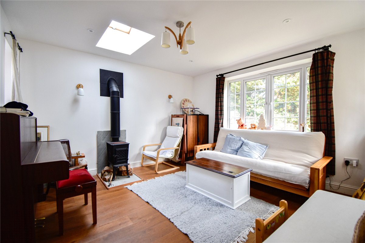 4 bedroom House, Cavesson Court, Cambridge, CB4 - Available, Image 2