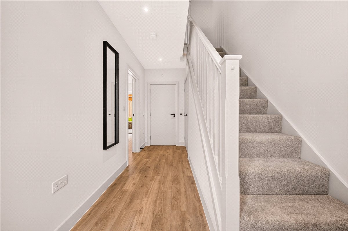 3 bedroom House, Ballast Road, Erith, DA8 - Available, Image 12