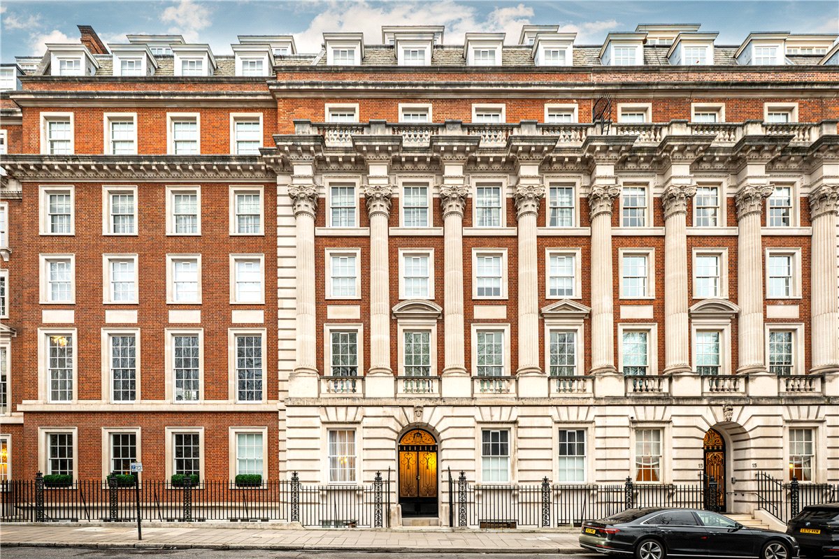 2 bedroom Flat, Grosvenor Square, Mayfair, W1K - Available