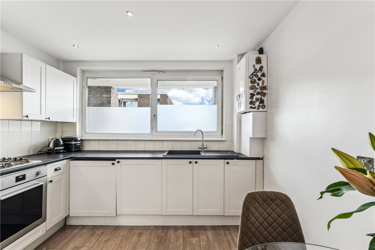 2 bedroom Flat, Bell Drive, London, SW18 - , Image 10