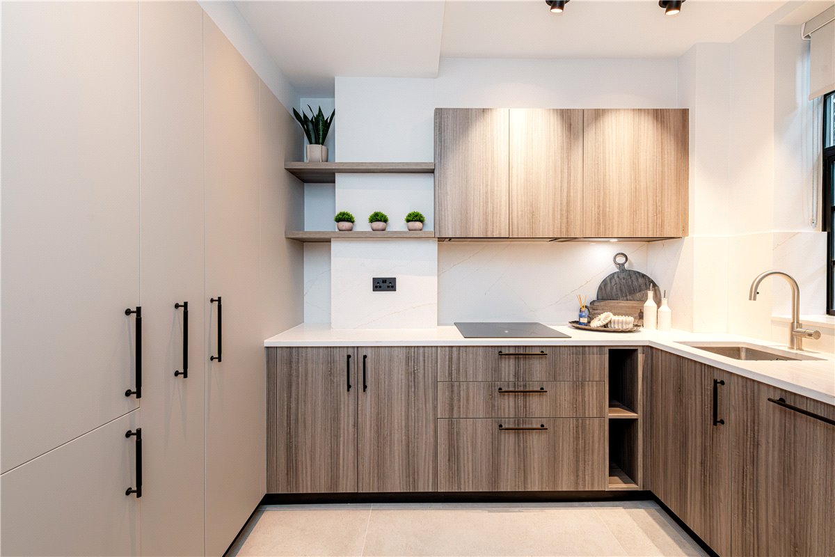 3 bedroom Flat, Curzon Street, Mayfair, W1J - Available, Image 27