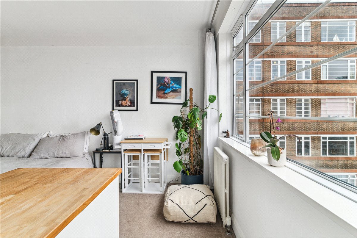 1 bedroom Flat, Balham High Road, London, SW17 - , Image 3