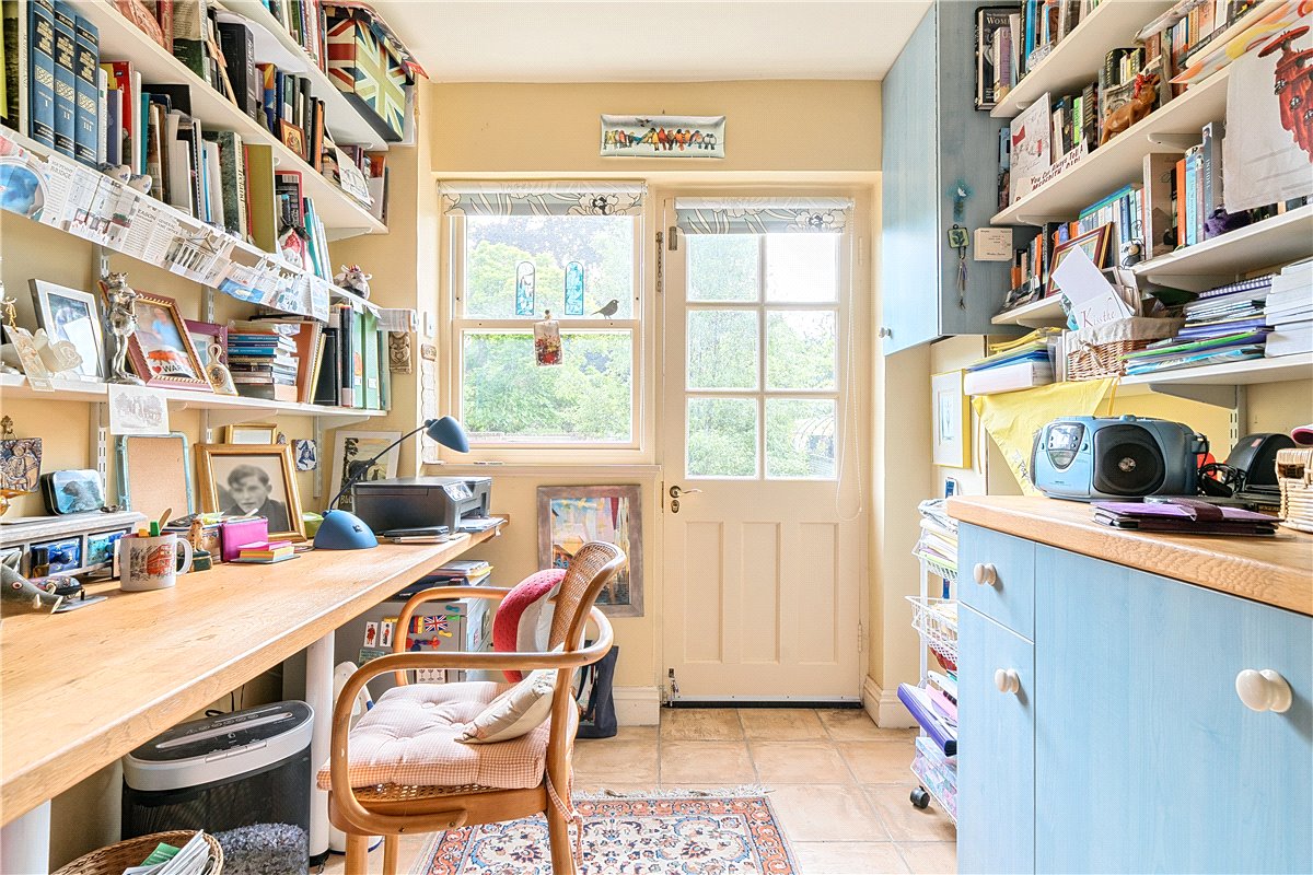 2 bedroom Maisonette, St. James's Square, Bath, BA1 - Available, Image 11