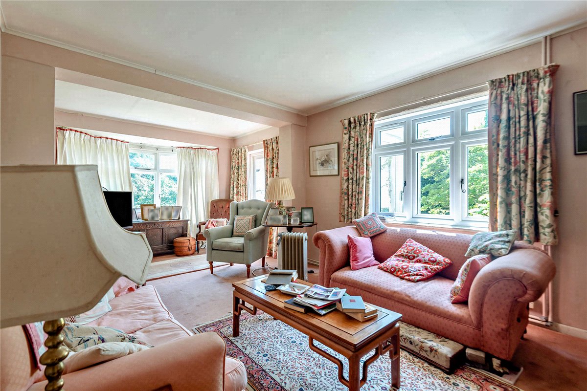 4 bedroom House, The Thicket, Leckhampstead, RG20 - Available, Image 2