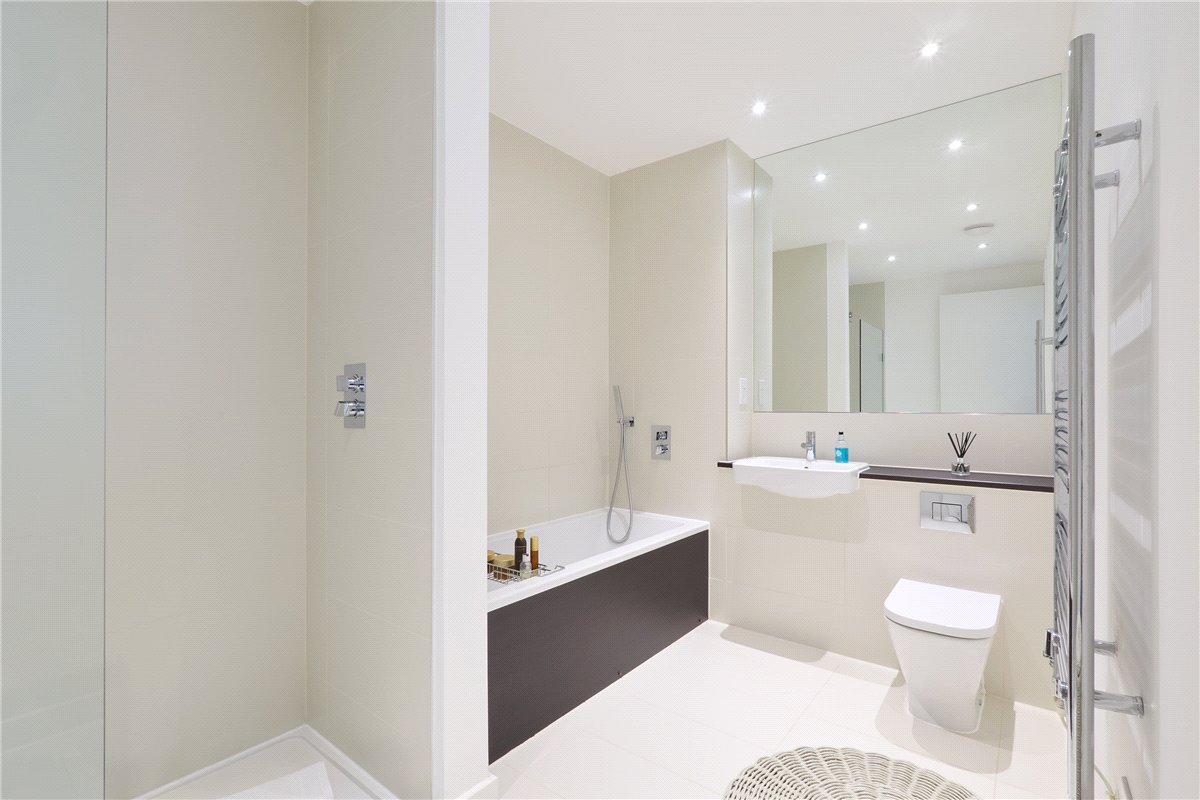 3 bedroom House, Windmill Drive, Trumpington, CB2 - Sold, Image 2