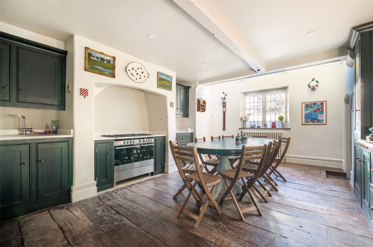 8 bedroom House, Castlefields, Calne, SN11 - Available, Image 1