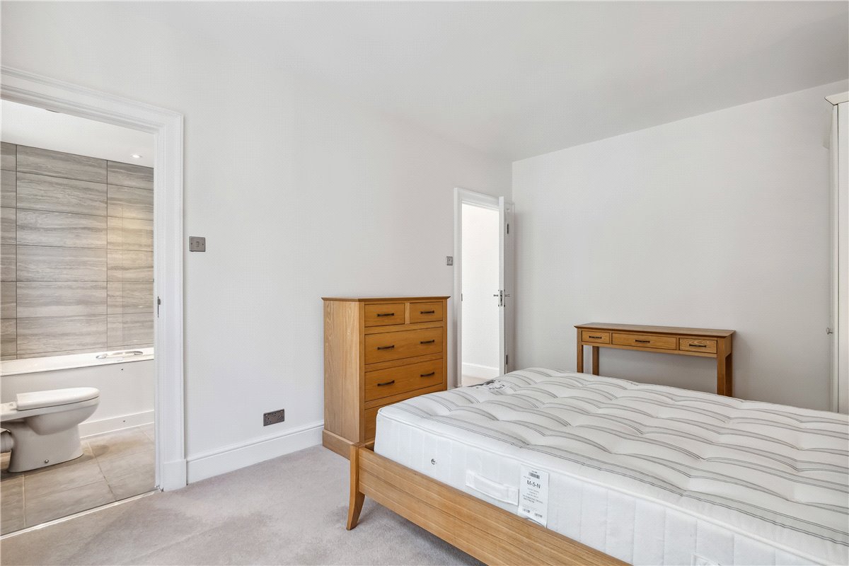2 bedroom Flat, Chesterfield Gardens, Mayfair, W1J - Available, Image 5