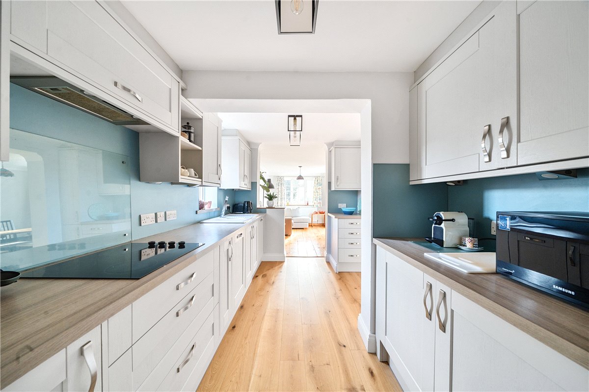 3 bedroom House, East Street, Hambledon, PO7 - Sold, Image 9