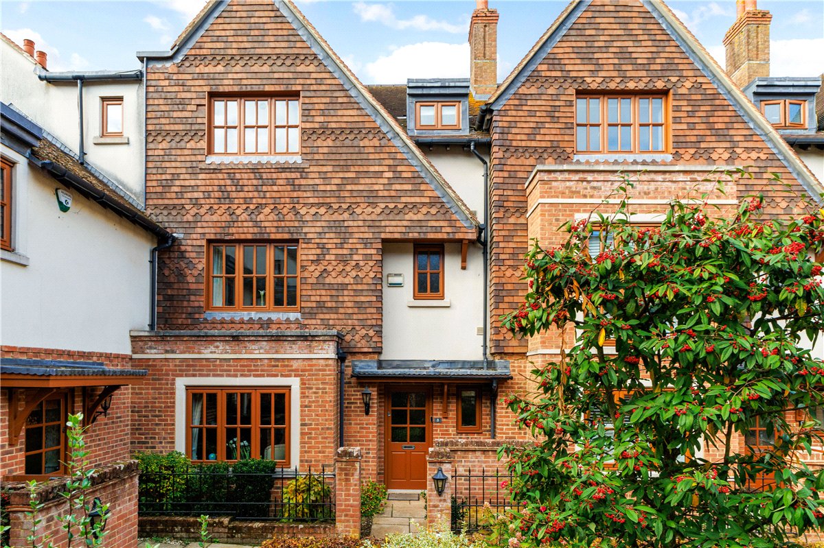 4 bedroom House, Cromwell Court, Marlborough, SN8 - Available