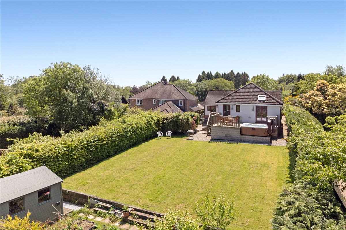 4 bedroom Bungalow, Bucklebury Alley, Cold Ash, RG18 - Sold STC