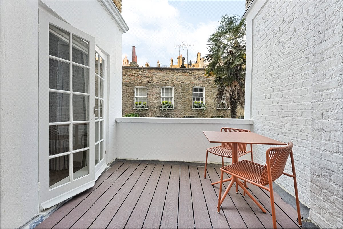 2 bedroom Maisonette, Beaufort Gardens, Knightsbridge, SW3 - Available, Image 13