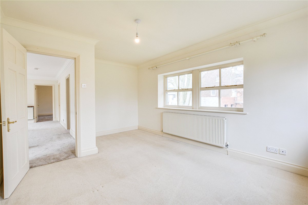 4 bedroom House, Glazebrook Lane, Glazebrook, WA3 - Available, Image 2