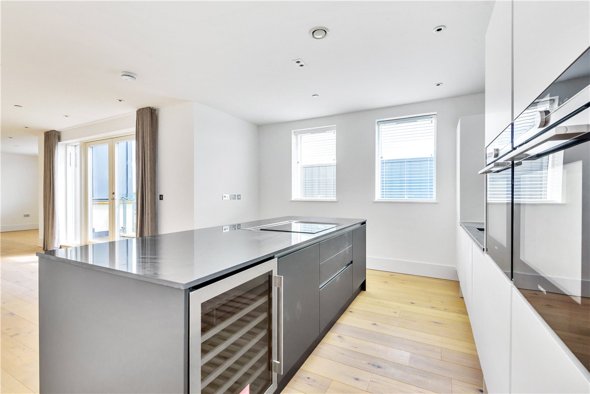 3 bedroom Flat, Granville Road, Bath, BA1 - , Image 11