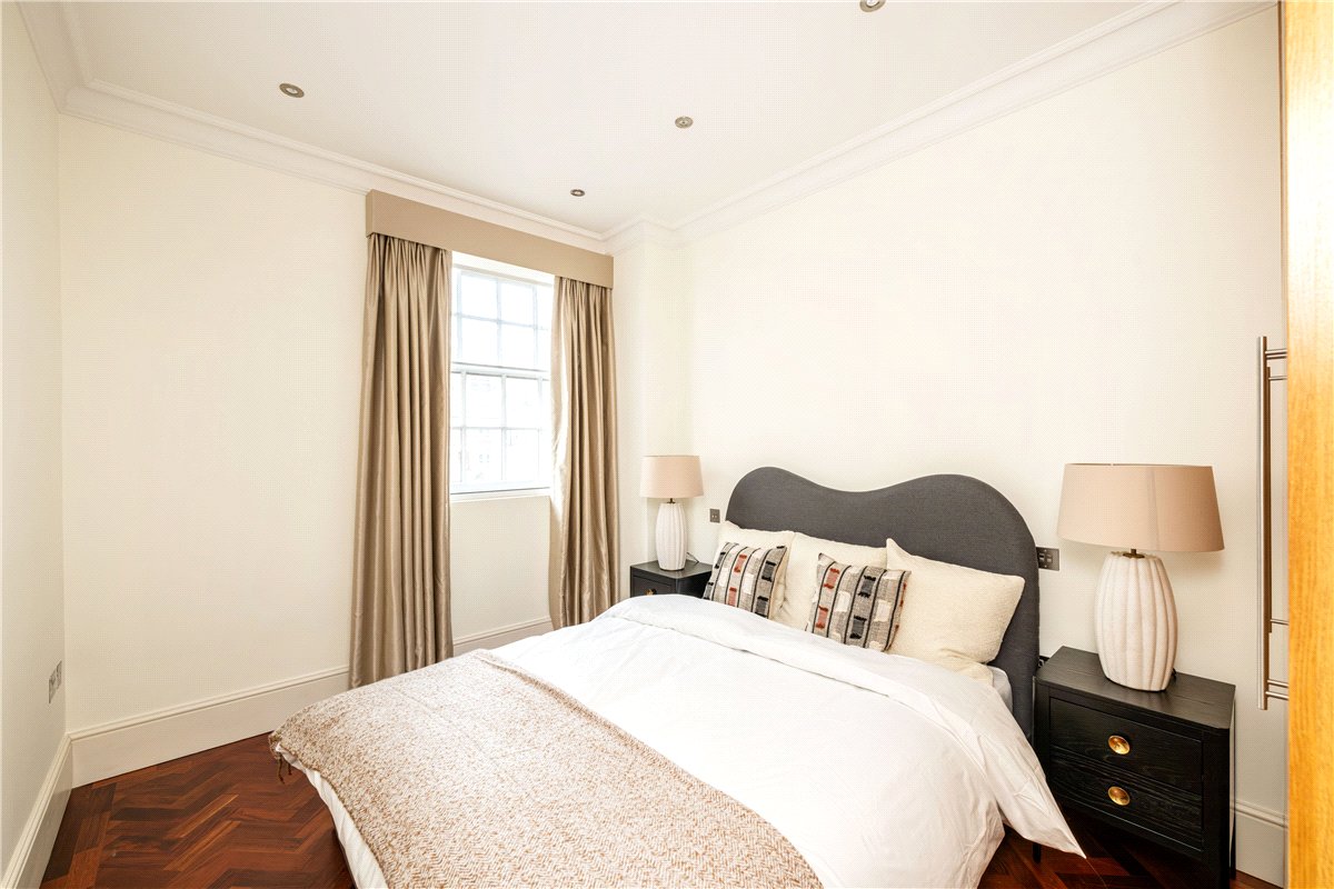 2 bedroom Flat, Grosvenor Square, Mayfair, W1K - Available, Image 14