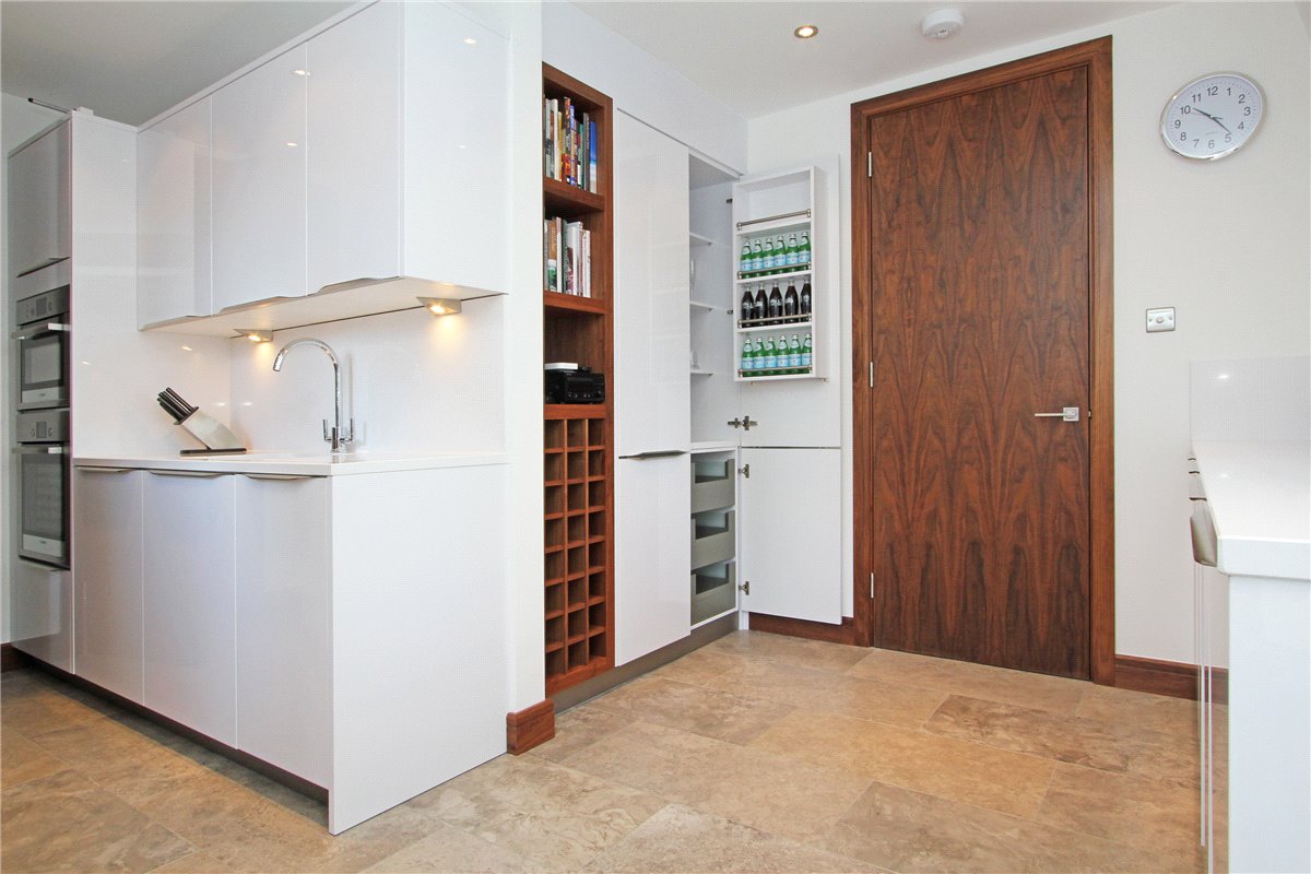 3 bedroom Flat, Tarnbrook Court, 9 Holbein Place, SW1W - Available, Image 11