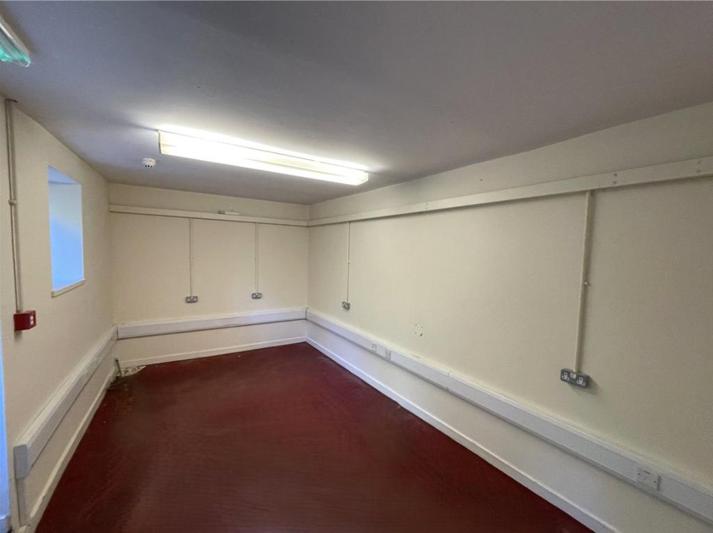 1553.01 Sq Ft, Tal-Y-Cafn, Colwyn Bay, LL28 - Available, Image 2