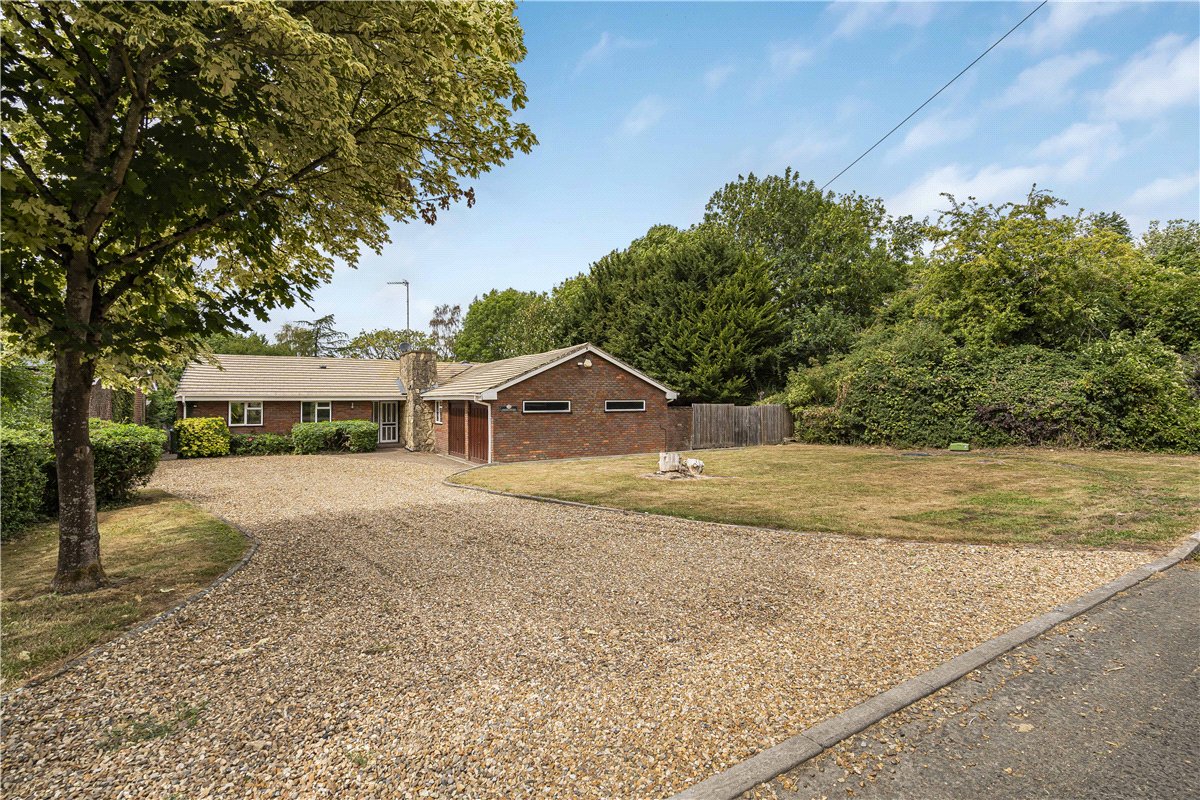 6 bedroom Bungalow, Nash Lee Lane, Wendover, HP22 - Let Agreed