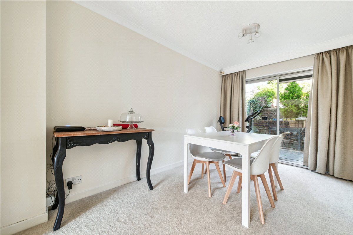 3 bedroom House, Heights Close, Hillview, SW20 - Sold