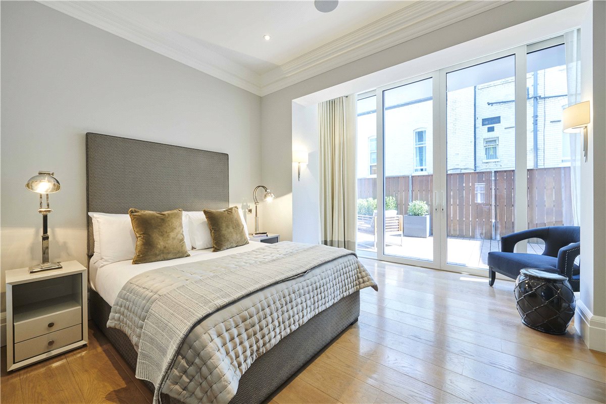 3 bedroom Flat, Duke Street, Mayfair, W1K - Available, Image 5