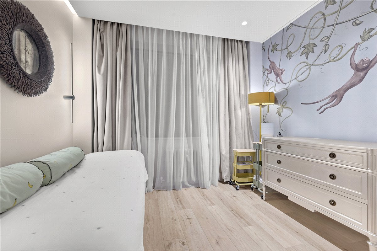 2 bedroom Flat, Portland Place, Marylebone, W1B - , Image 8