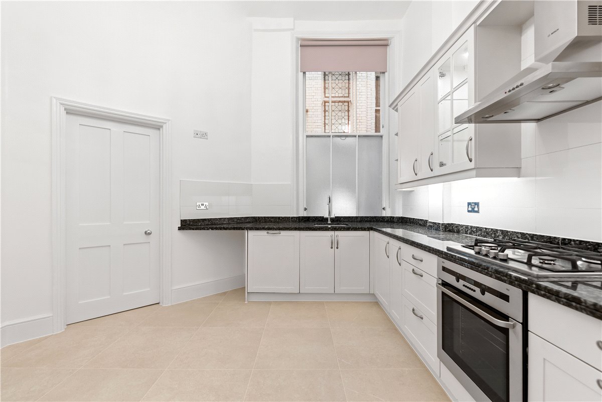3 bedroom Maisonette, Egerton Gardens, Knightsbridge, SW3 - Available, Image 16