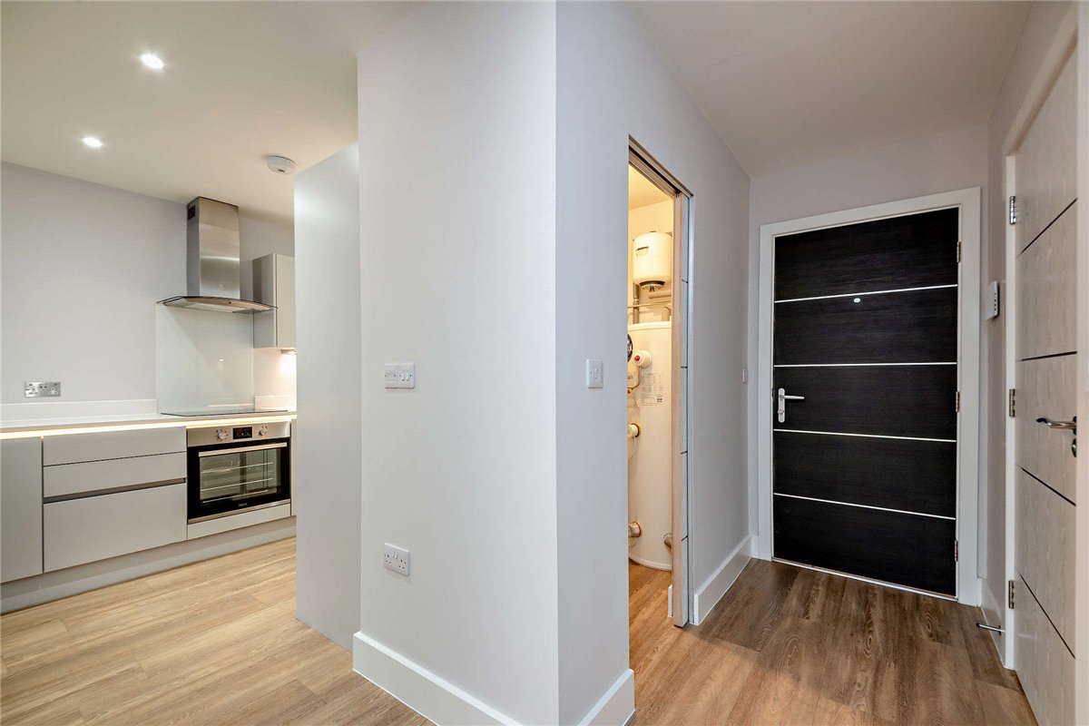 2 bedroom Flat, St Marys Road, Newbury, RG14 - Sold, Image 11