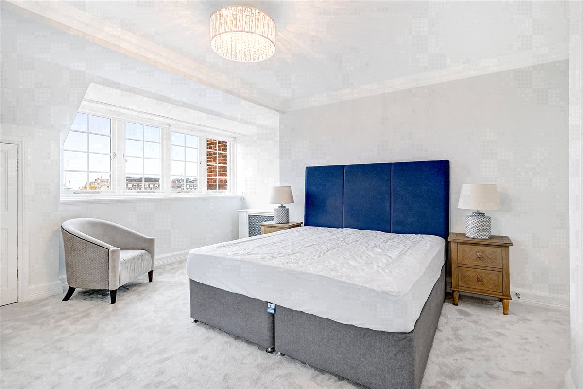 4 bedroom Flat, Grosvenor Square, Mayfair, W1K - Available, Image 8