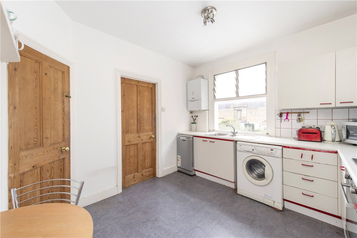 2 bedroom Maisonette, Loubet Street, London, SW17 - , Image 5
