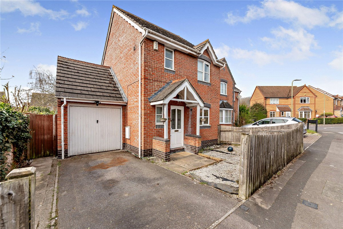 3 bedroom House, Meadowsweet Close, Thatcham, RG18 - Sold STC, Image 1