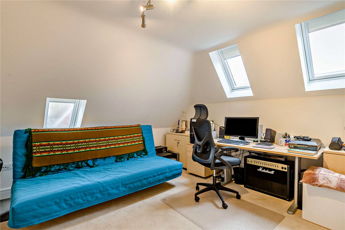6 bedroom House, Monks Lane, Newbury, RG14 - Available, Image 23