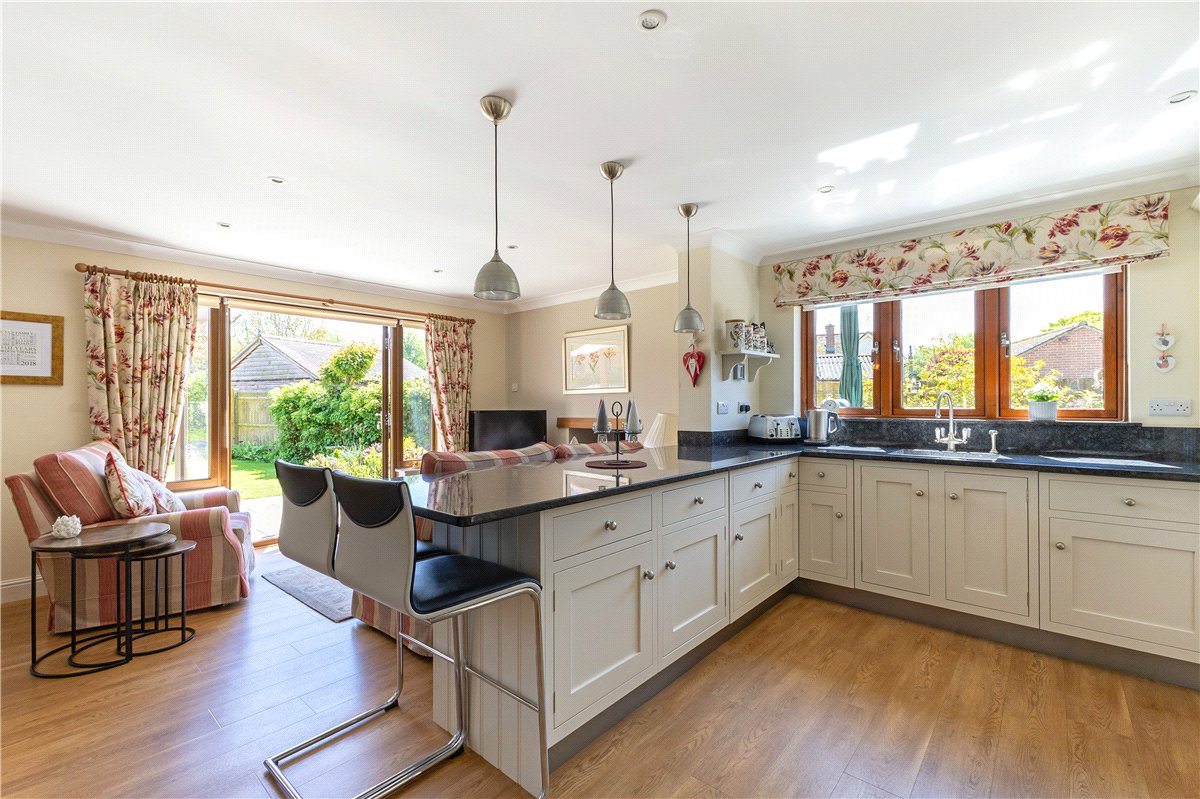 5 bedroom House, Grafton Place, East Grafton, SN8 - Available, Image 3