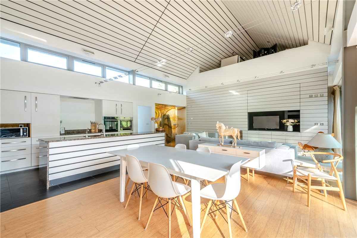 3 bedroom House, Grange Close, Winchester, SO23 - Available, Image 5