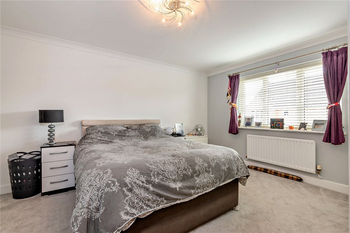 5 bedroom House, Haysoms Drive, Greenham, RG19 - Sold STC, Image 3