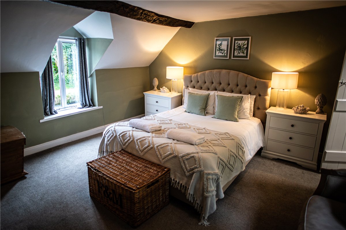 3 bedroom Cottage, Abbey Road, Llangollen, LL20 - Available, Image 9